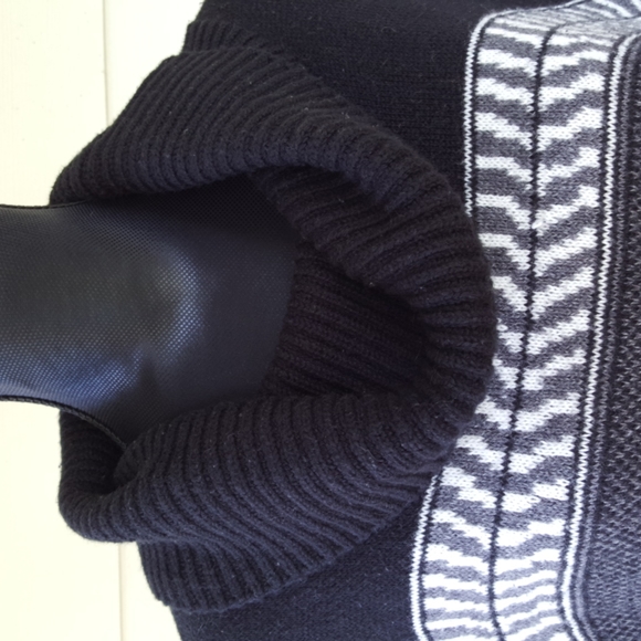 Old Navy (2016) Soft Warm Cowl Neck Poncho Sweater (XL-XXL) - Picture 4 of 11